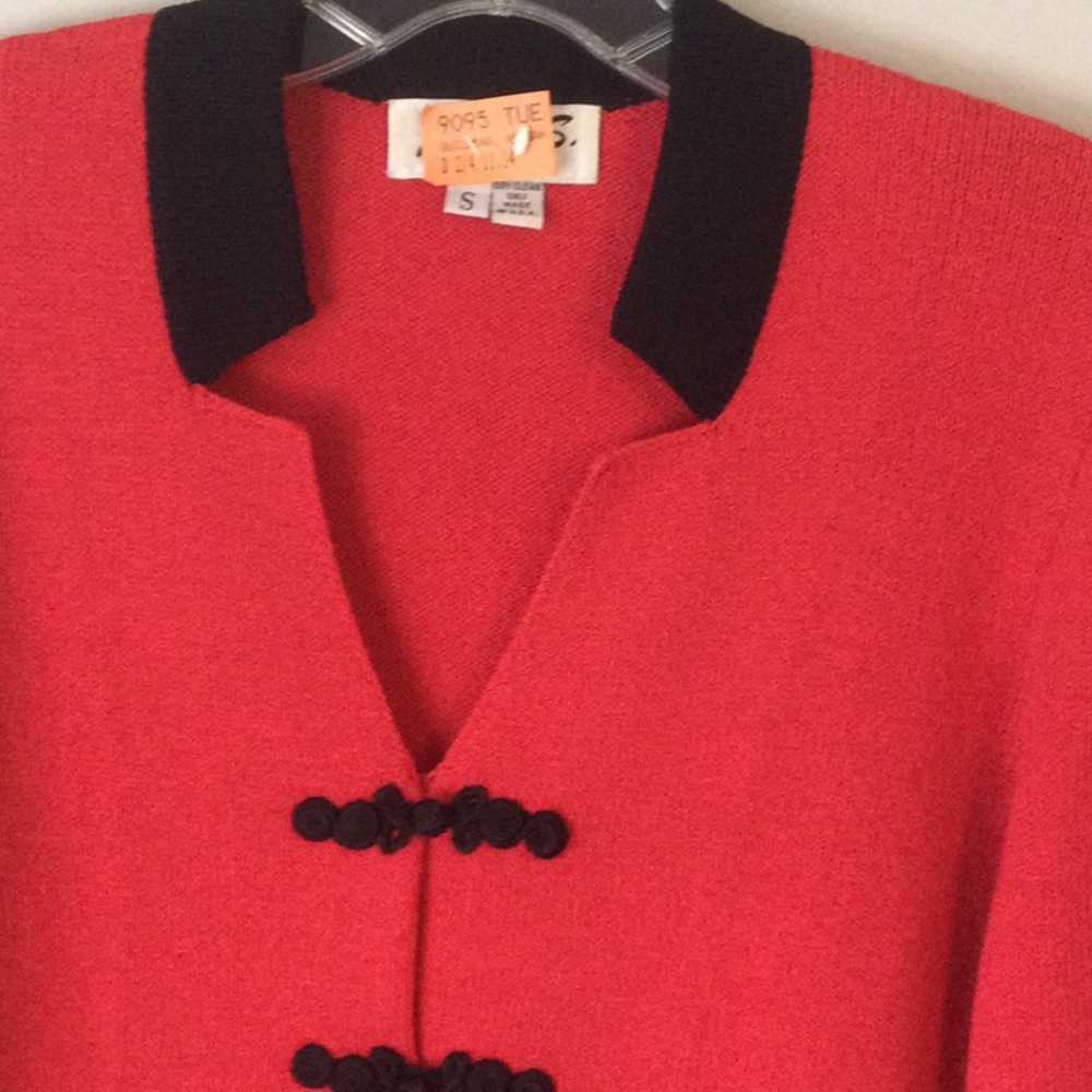 Beautiful sweater - Picture 3 of 5
